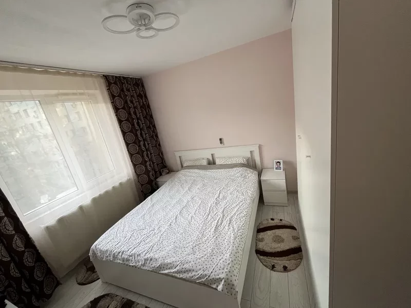 Chisinau Bd., Basarabia, Arena Nationala, 10 min. Metroul Costin Georgian.